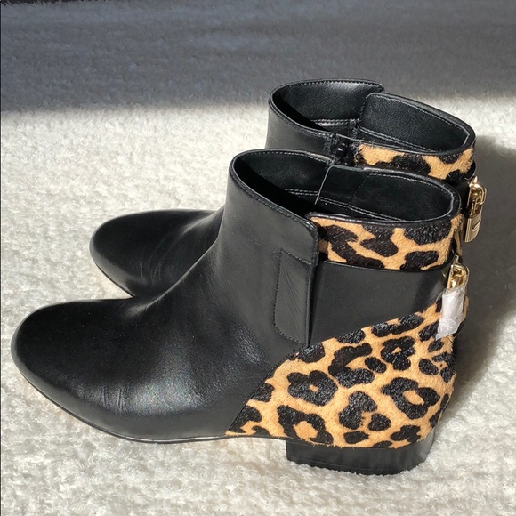 😍NEW‼️MK MICHAEL KORS WOMENS ANKLE BOOTS|Size 6M - Picture 6 of 8